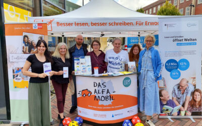 Aktionstag mit dem ALFA-Mobil: Gute Aussichten informiert über Bildungsangebote in Hamburg Altona …
